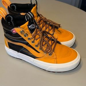 M5.5/W7 Vans Sk8-Hi All Weather MTE 2.0 DX Apricot Black